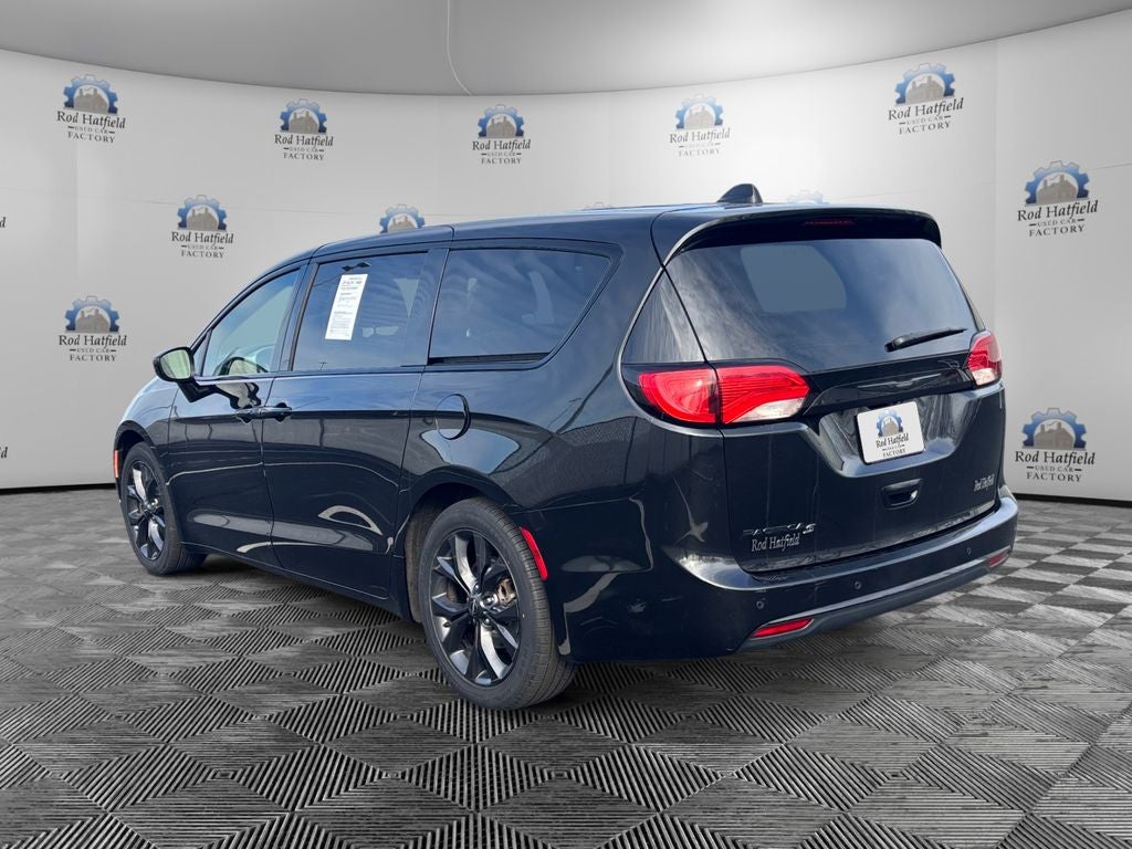 2020 Chrysler Pacifica Touring