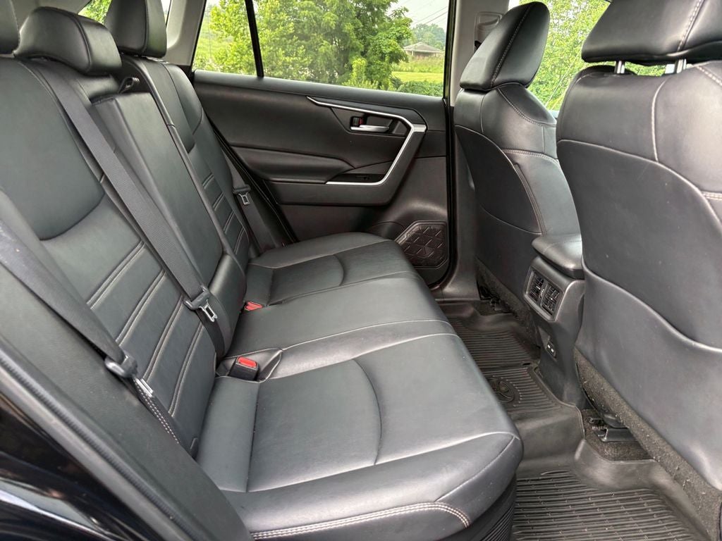 2022 Toyota RAV4 Hybrid XLE Premium