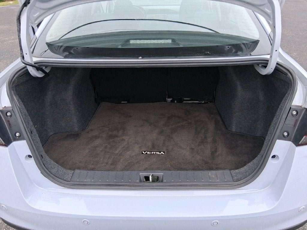 2024 Nissan Versa 1.6 SV