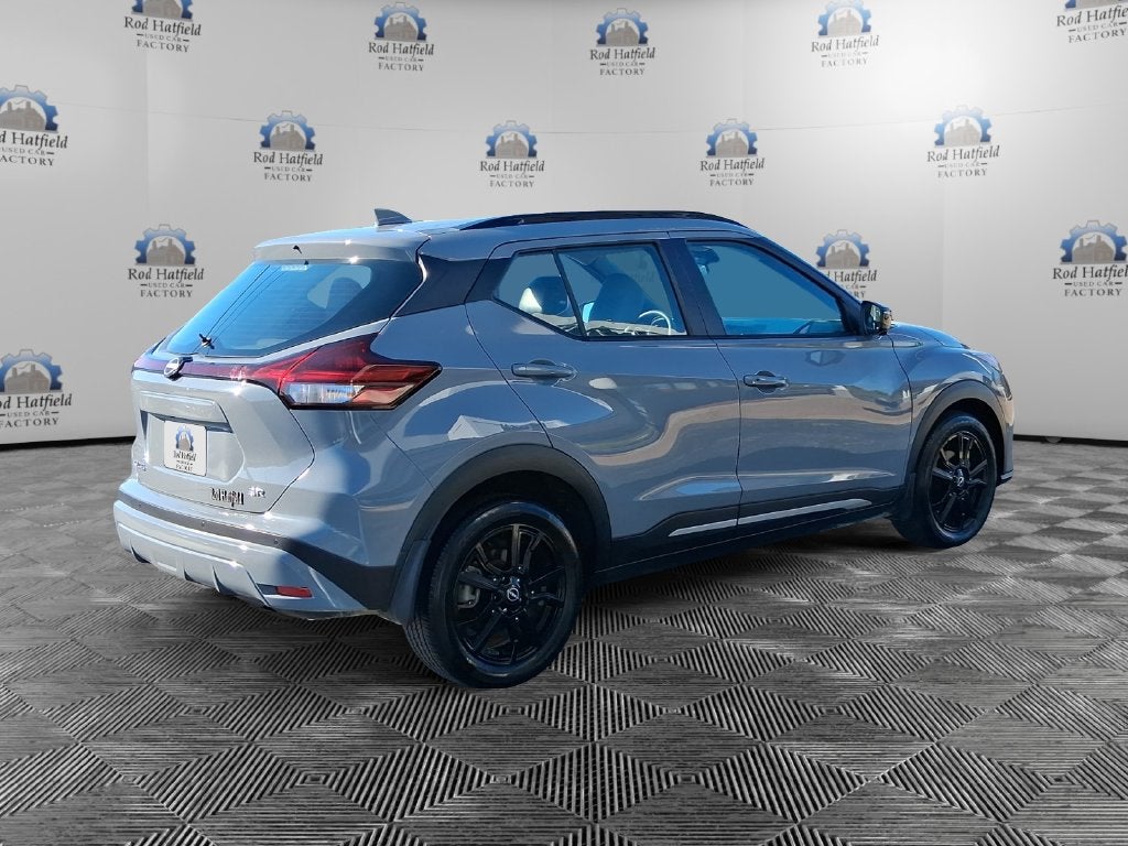2023 Nissan Kicks SR