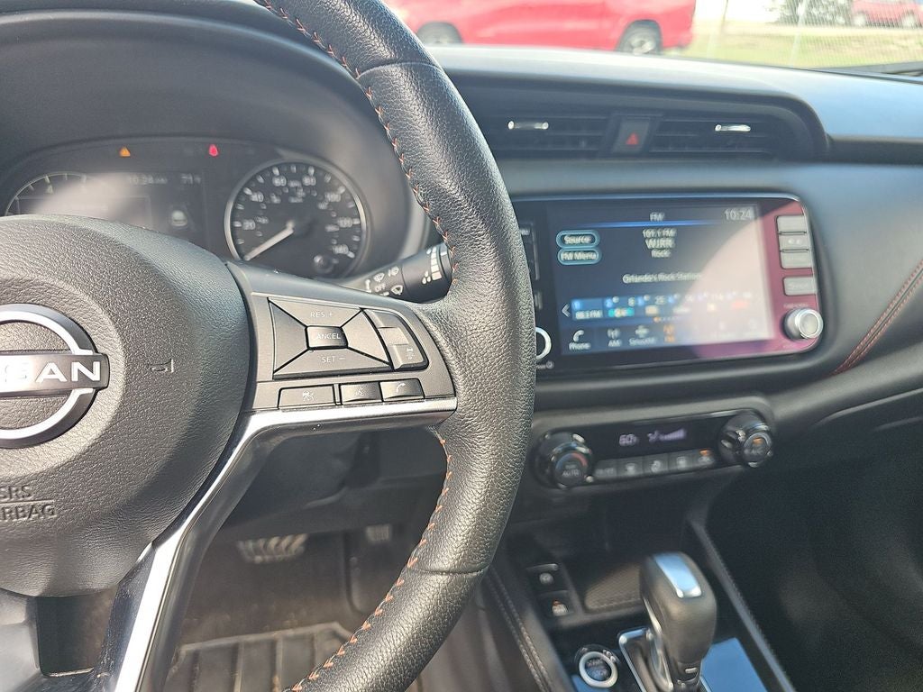 2024 Nissan Kicks SR