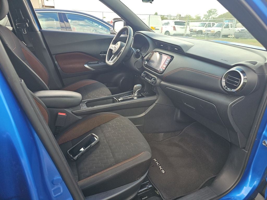 2024 Nissan Kicks SR