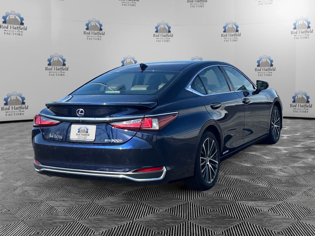 2022 Lexus ES 300h