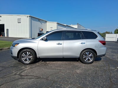 2020 Nissan Pathfinder SV