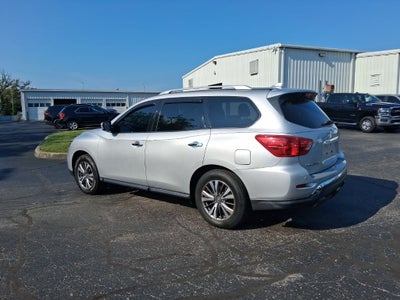 2020 Nissan Pathfinder SV