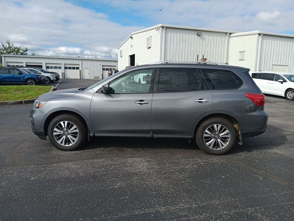 2019 Nissan Pathfinder SV