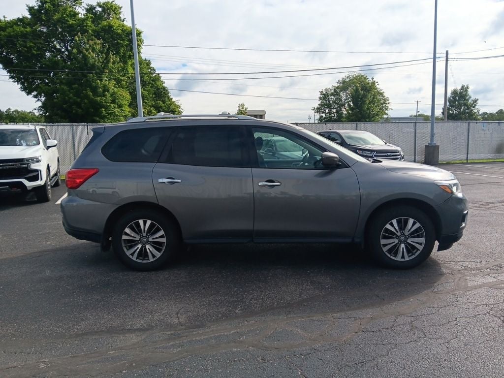 2019 Nissan Pathfinder SV