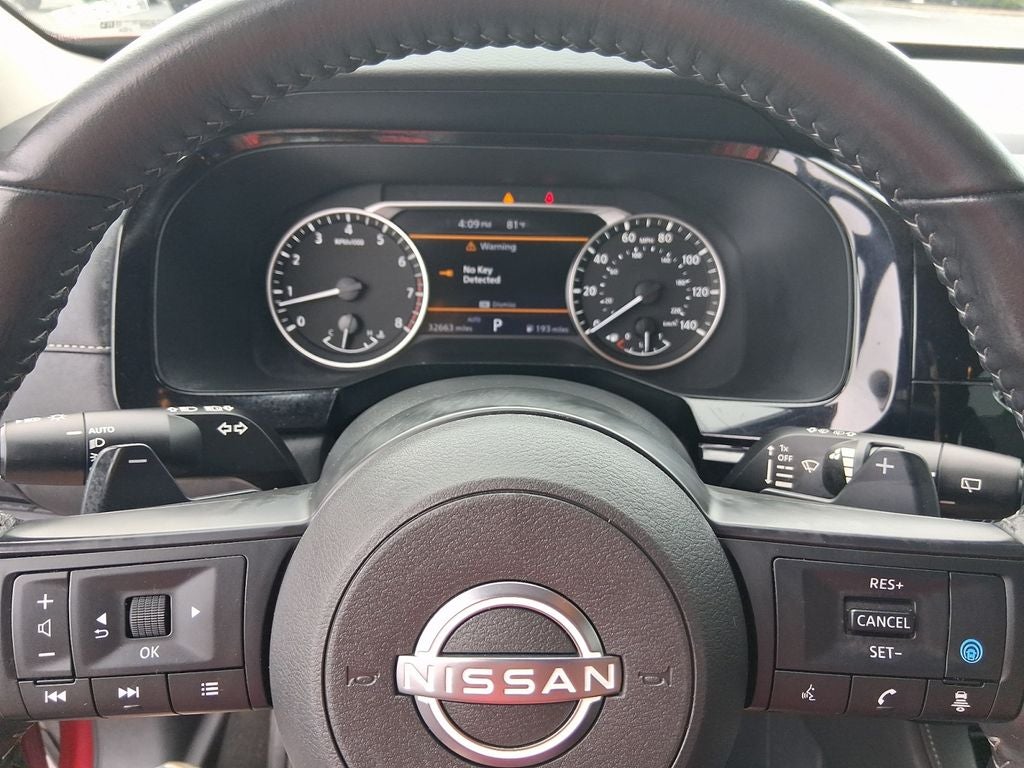 2025 Nissan Pathfinder SV