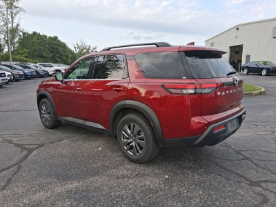 2025 Nissan Pathfinder SV
