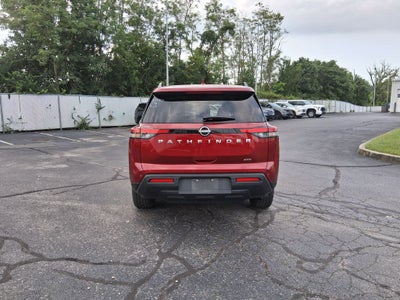 2025 Nissan Pathfinder SV
