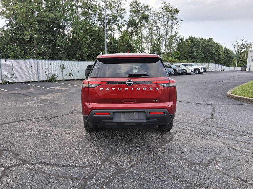 2025 Nissan Pathfinder SV