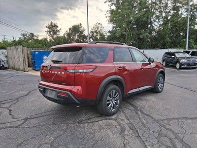 2025 Nissan Pathfinder SV