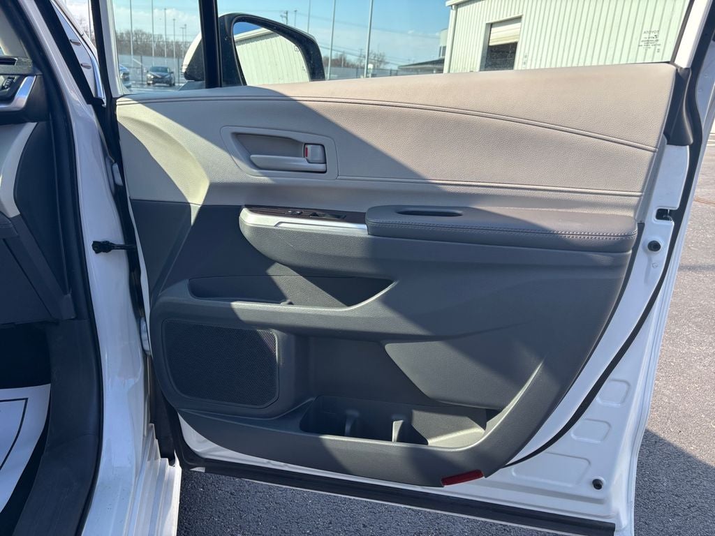 2024 Toyota Sienna LE 8 Passenger