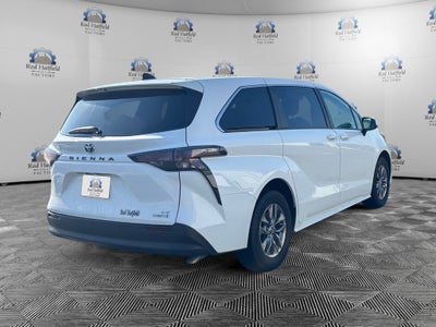 2024 Toyota Sienna LE 8 Passenger