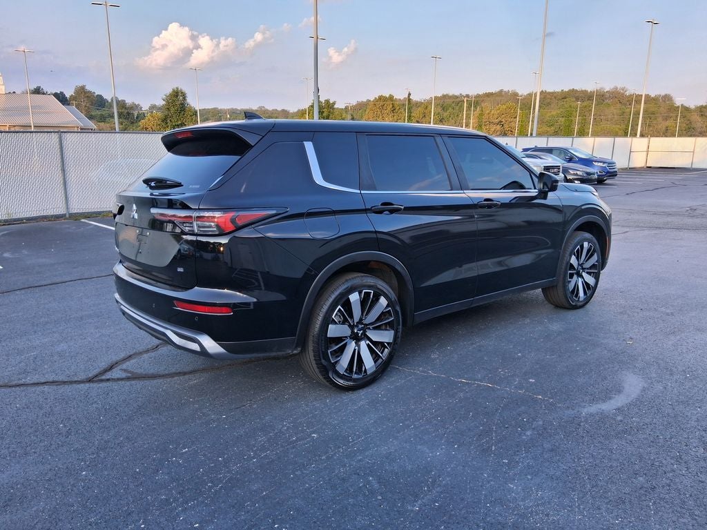 2025 Mitsubishi Outlander SE