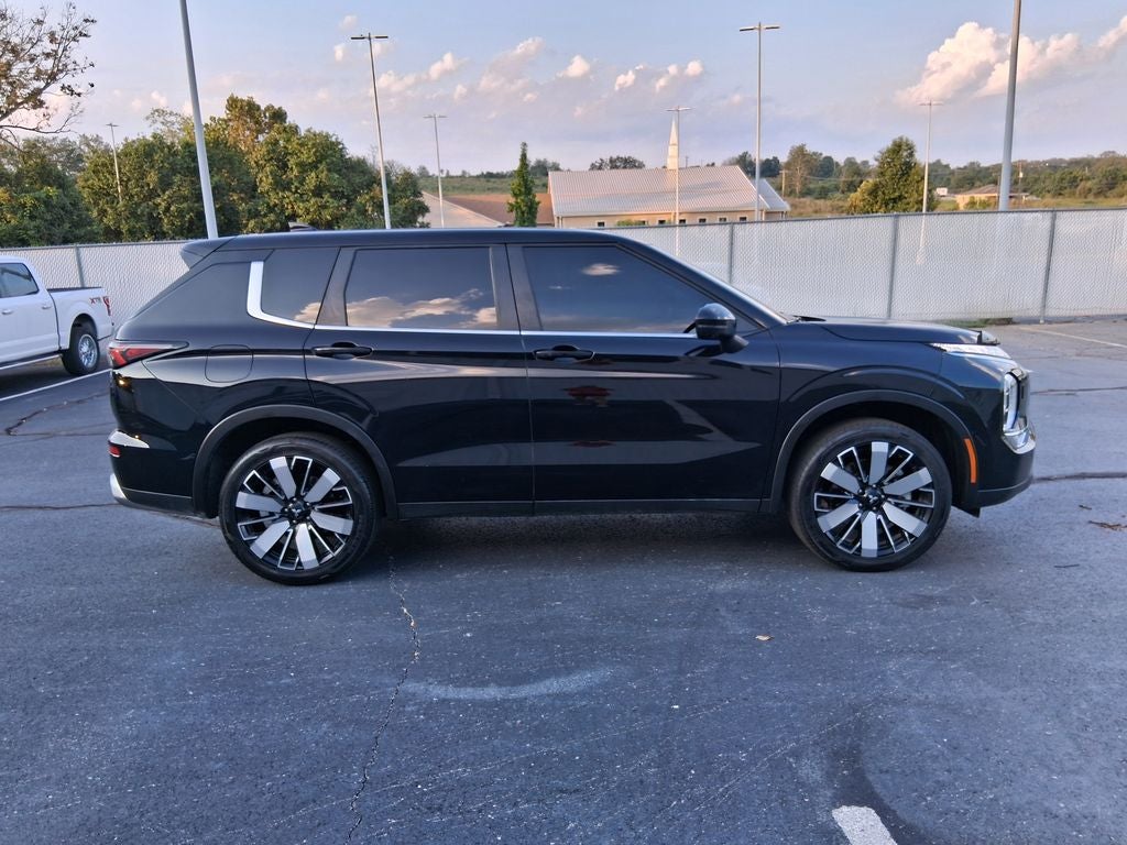2025 Mitsubishi Outlander SE