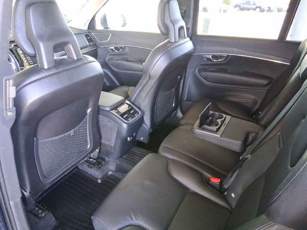 2020 Volvo XC90 T6 Momentum