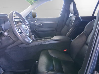 2020 Volvo XC90 T6 Momentum