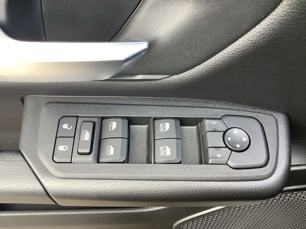 2025 RAM 1500 Tradesman Crew Cab 4x4 5'7' Box