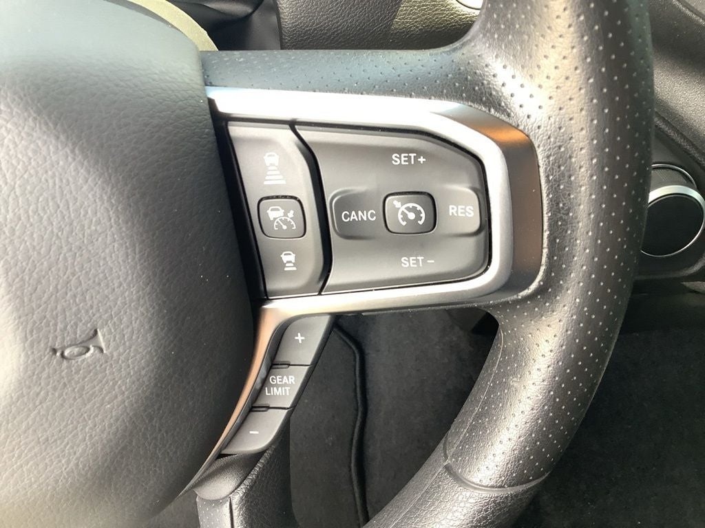 2025 RAM 1500 Tradesman Crew Cab 4x4 5'7' Box