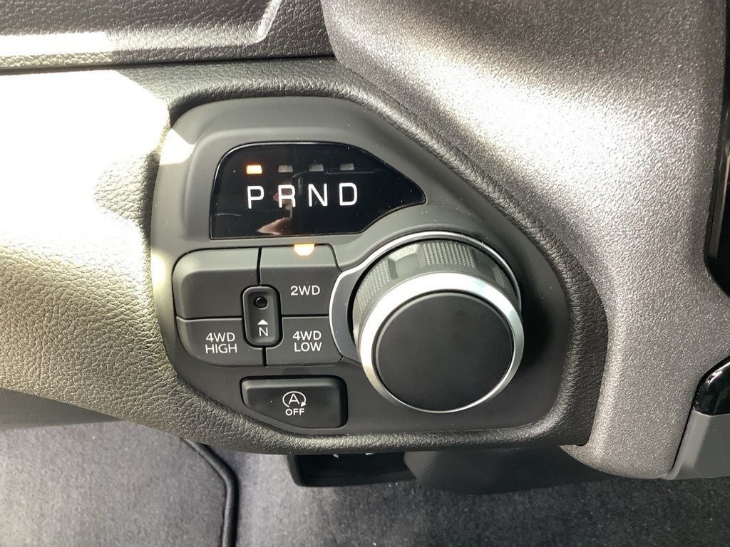 2025 RAM 1500 Tradesman Crew Cab 4x4 5'7' Box