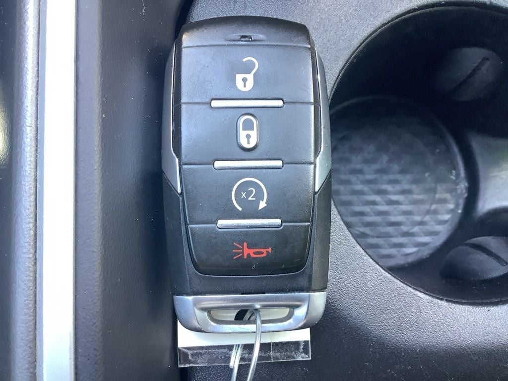 2022 RAM 1500 Big Horn Crew Cab 4x4 5'7' Box