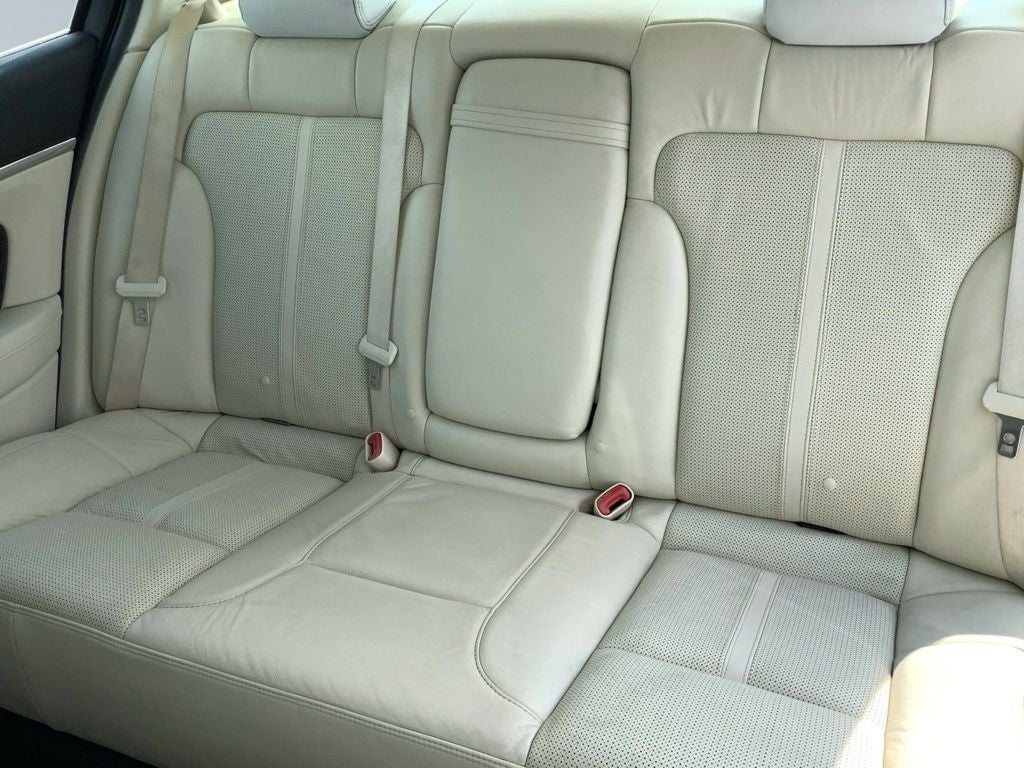 2011 Lincoln MKS Base