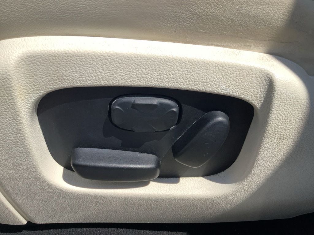 2011 Lincoln MKS Base