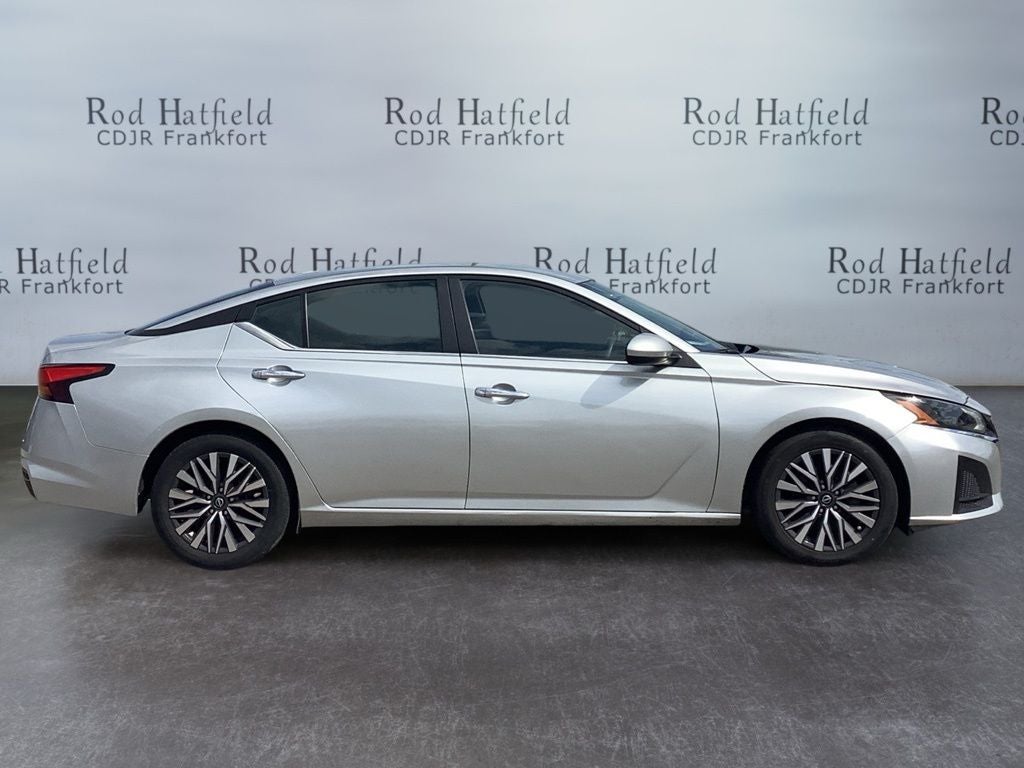 2023 Nissan Altima SV FWD