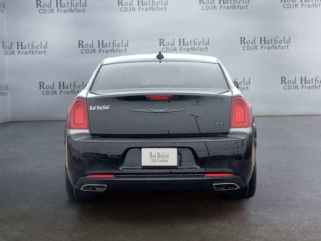2023 Chrysler 300 Touring
