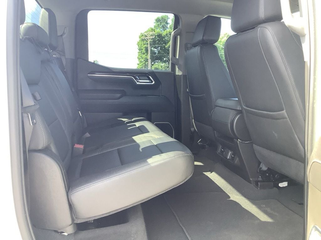 2025 GMC Sierra 1500 4WD Crew Cab Short Box SLT