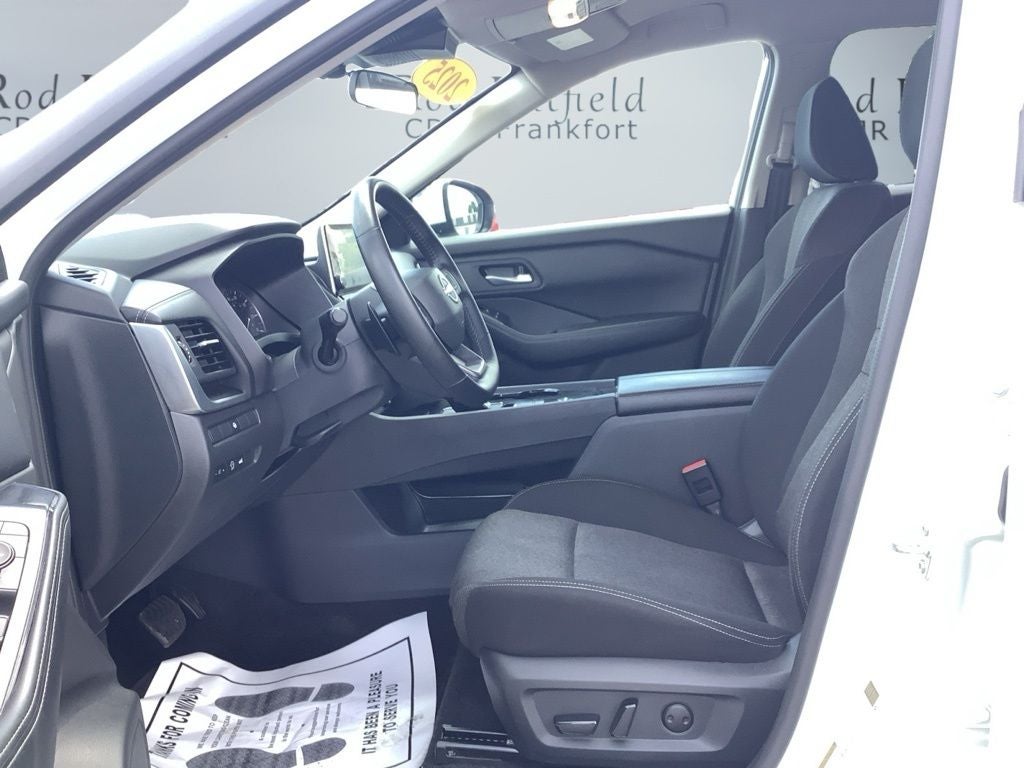 2025 Nissan Rogue SV FWD