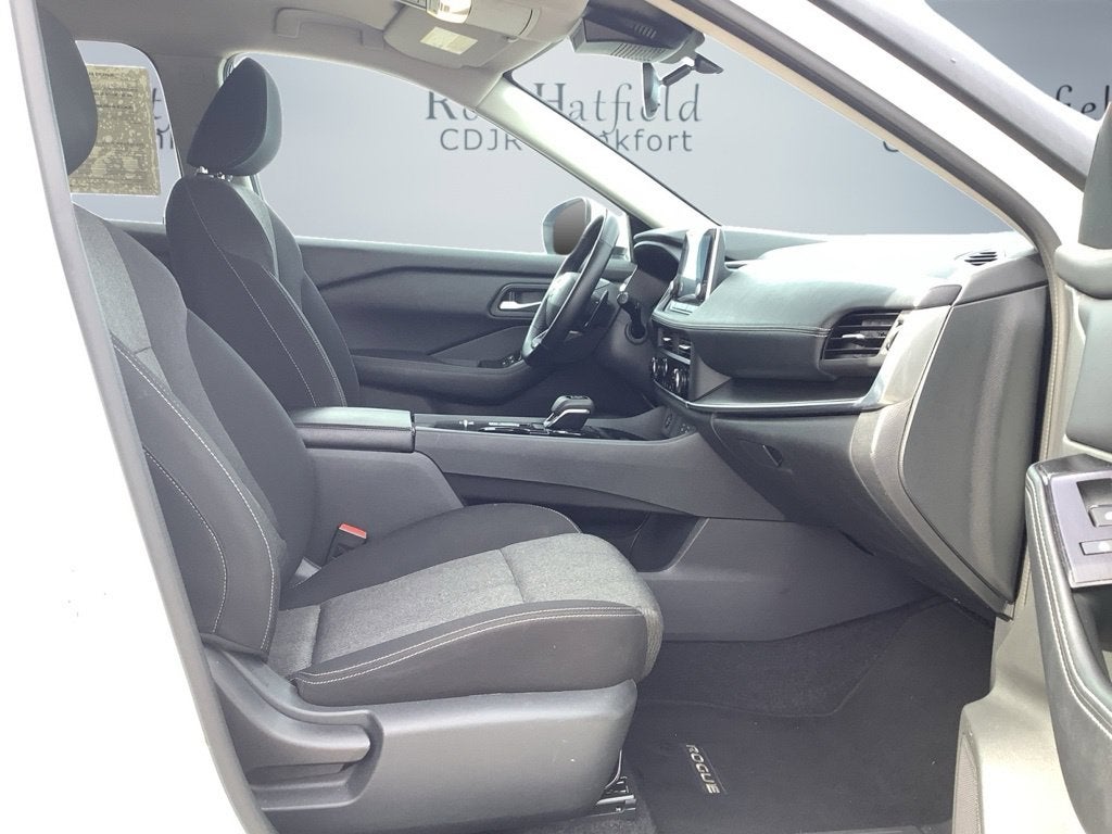 2025 Nissan Rogue SV FWD