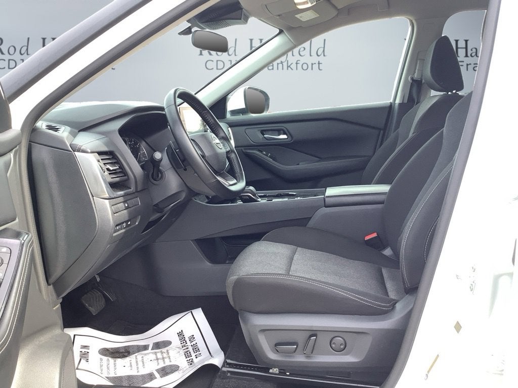 2025 Nissan Rogue SV FWD