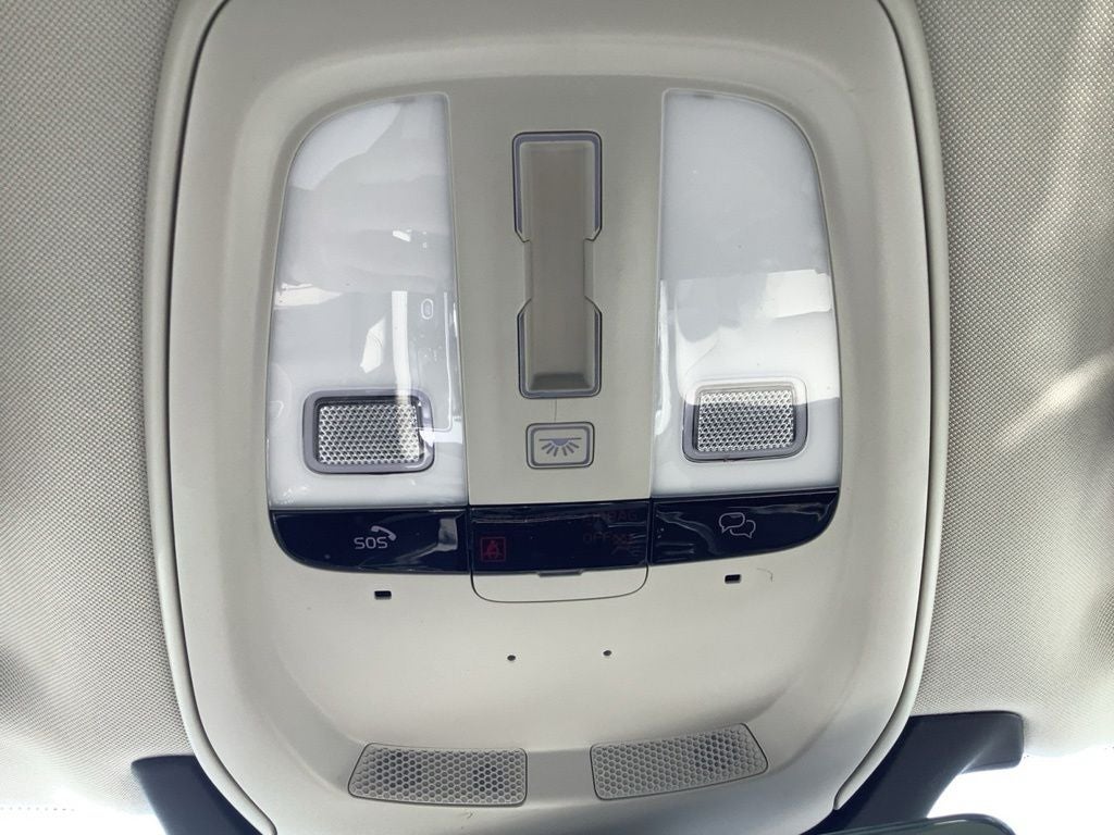 2024 Volvo XC90 B5 Core Bright Theme