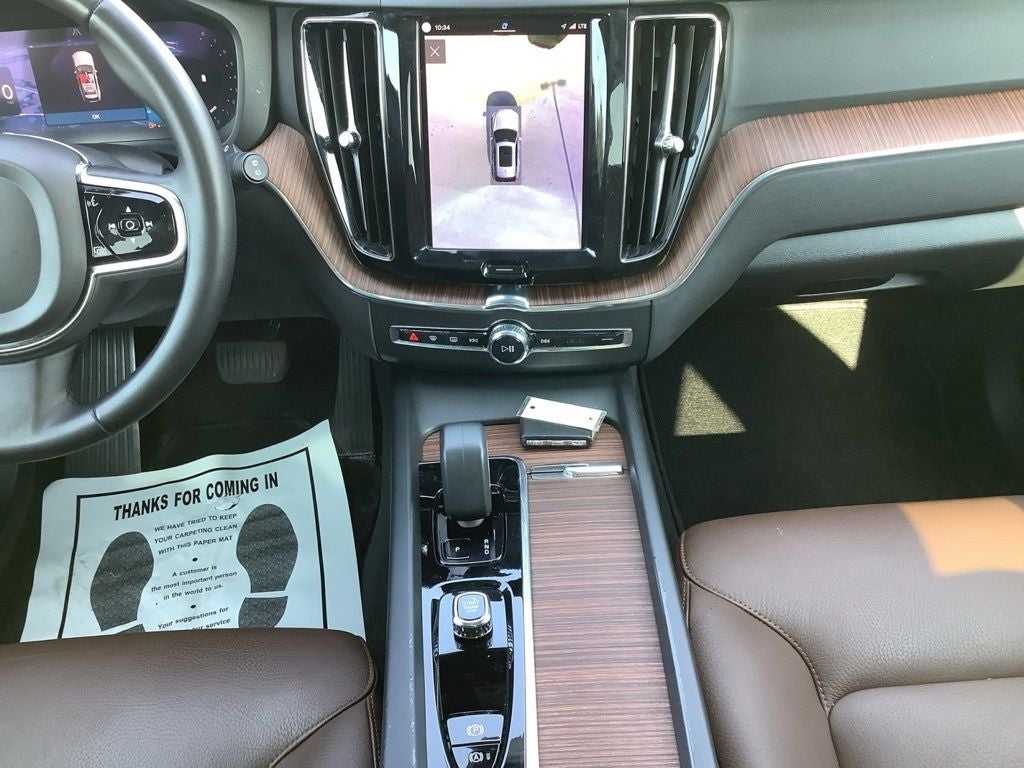 2023 Volvo XC60 B5 Plus Bright Theme